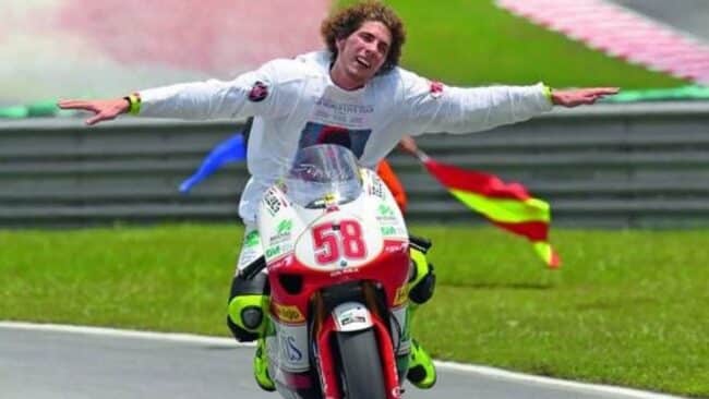 Buon compleanno “Sic”, oggi avrebbe compiuto 35 anni: un documentario per ricordare Marco Simoncelli