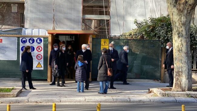 Mattarella lascia Palermo, prima del trasferimento a Roma l’incontro con una bimba
