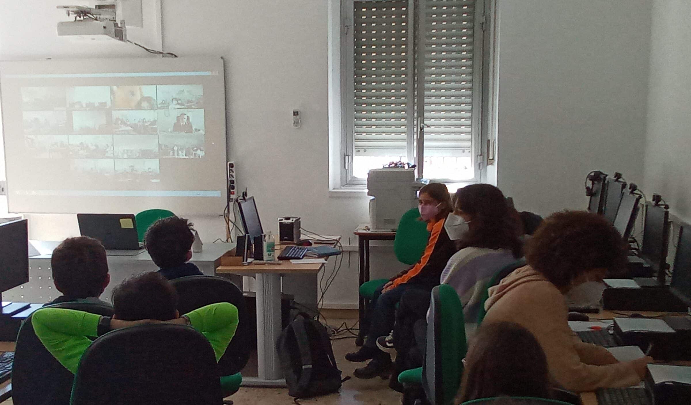 Lotta ai cyber crimes ai danni dei minori: la Scuola “Maiorana” incontra la Polizia postale di Catania