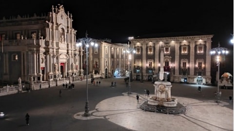 Rincaro bollette, luci spente a Catania per protesta: stasera Palazzo dei Chierici al buio
