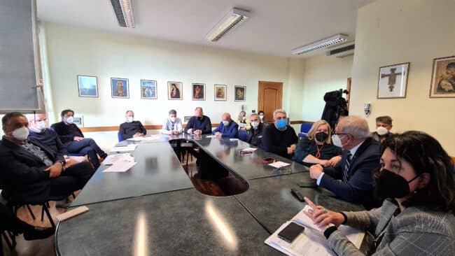 Covid Catania: contagi in calo, copertura vaccinale in crescita, nuovi concorsi