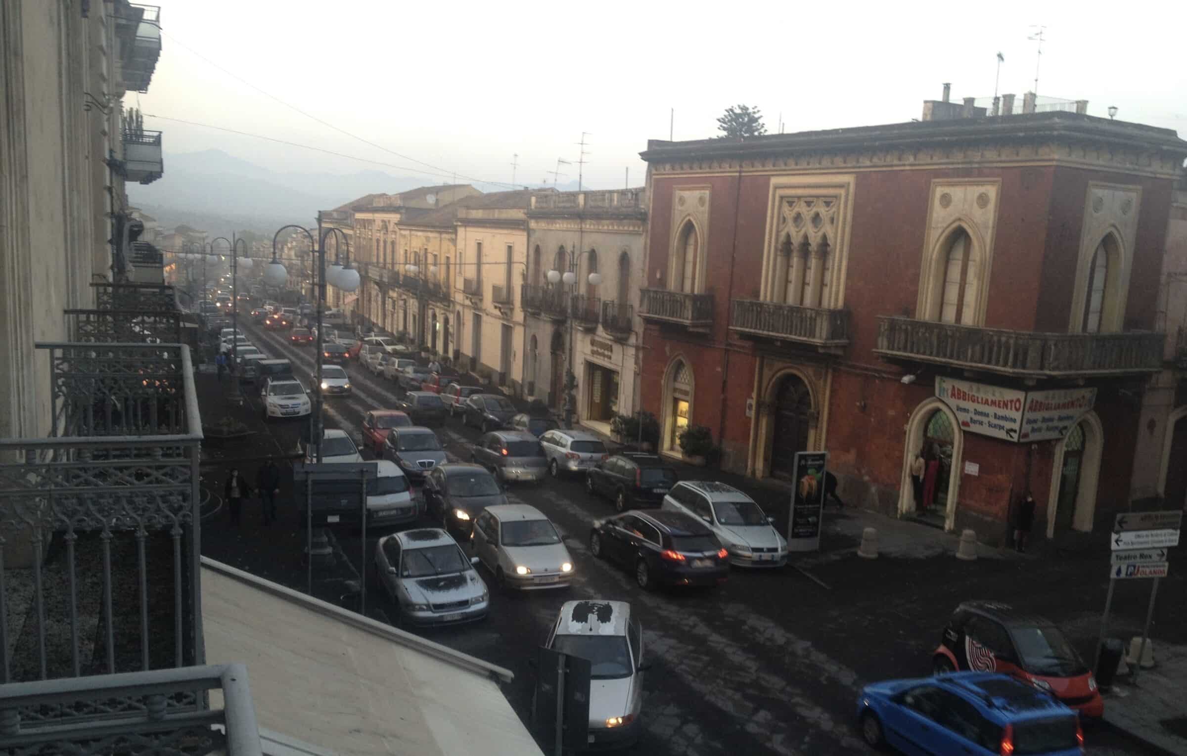 Emergenza cenere Etna, via libera ai pagamenti: in arrivo oltre 400mila euro per Giarre