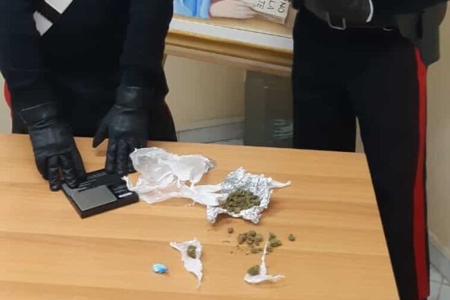 Hashish e marijuana in casa, 42enne recidivo nuovamente in manette