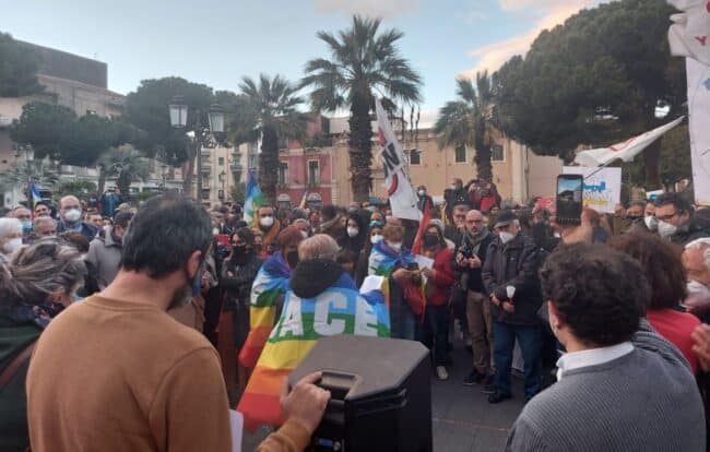 Catania, si scende in piazza contro il conflitto in Ucraina: “No alla guerra, sì alla pace e al disarmo”