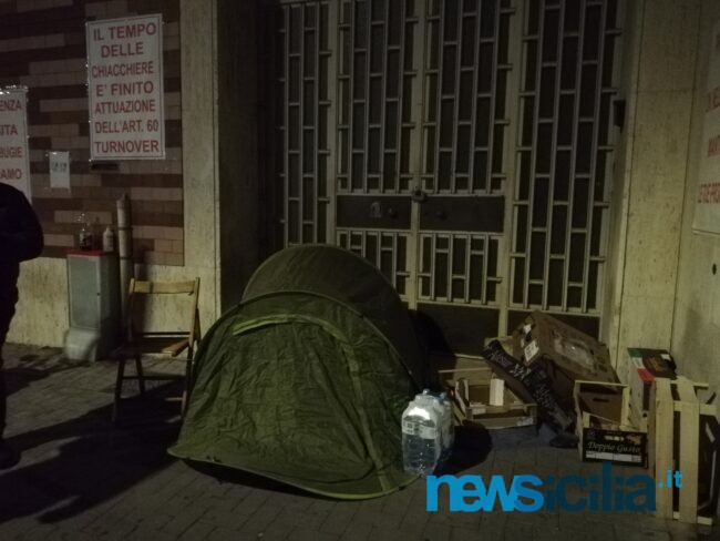 Consorzi di Bonifica, a Catania notte di protesta per gli stagionali senza turnover: “Che fine faremo?”