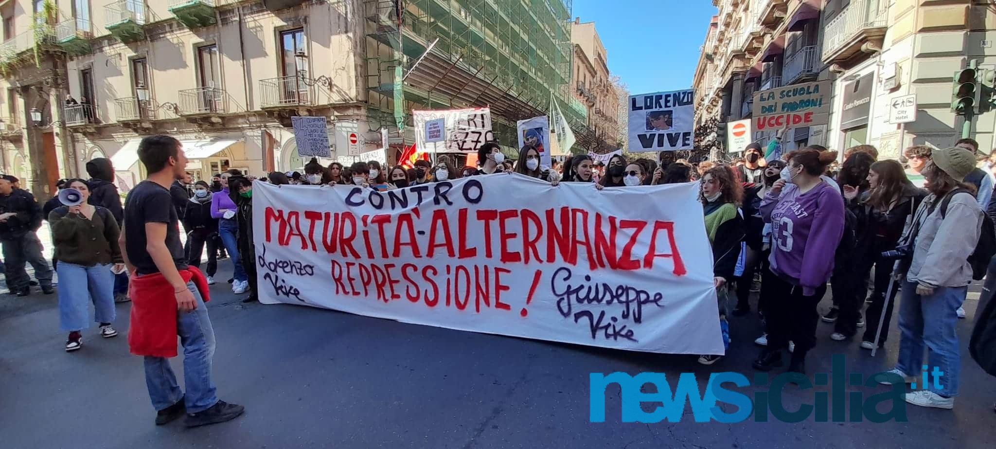 Anche a Catania studenti contro l’alternanza scuola-lavoro e gli esami di maturità – FOTO, VIDEO e INTERVISTE