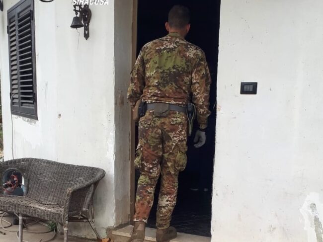 “Non solo pane”, panettiere 51enne beccato dai carabinieri con la marijuana in cucina