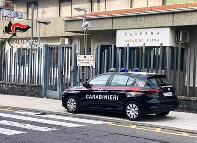 Mascalucia, dramma in casa: figlio violento picchia a sangue i genitori per avere soldi