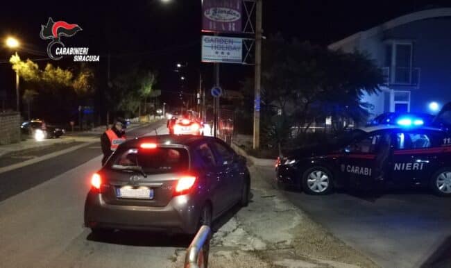 Truffa dello specchietto ai danni di anziani, ai domiciliari una 56enne siracusana