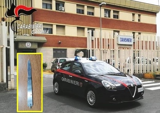 L’Alt in via Roma, coltello nel borsello: denunciato 52enne del Catanese in auto con tre minori