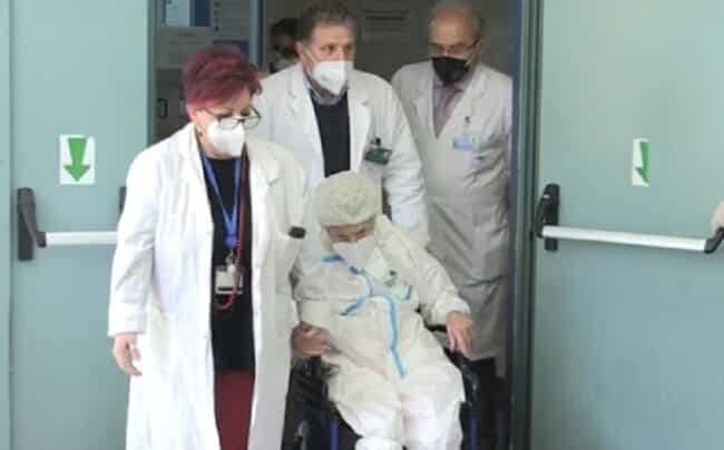 Covid, a Palermo una nonnina di 102 anni è guarita. “Voglio vedere mia nipote, dov’è?”