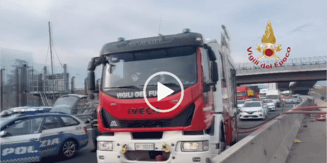 Terribile incidente sulla A1: due vittime, 4 i mezzi coinvolti. Mezzi ribaltati e fiamme – VIDEO
