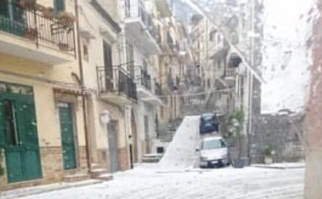Maltempo nel Palermitano, cade la neve anche a bassa quota: diverse località imbiancate