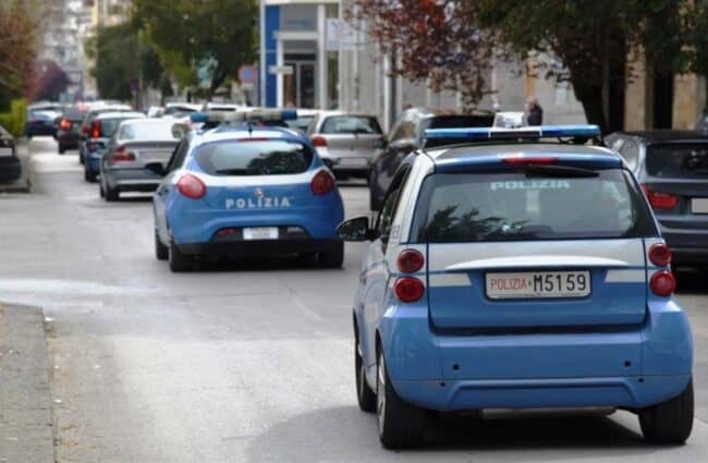 Contromano, con un’auto rubata e senza patente: nei guai un 60enne ubriaco