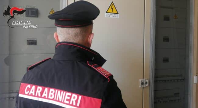 Furto di energia elettrica, intero complesso alimentato abusivamente: un arresto, 23 denunce