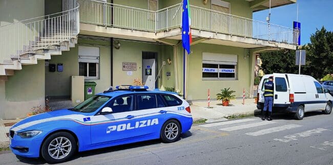 Sequestrati circa 100 Kg di alimenti surgelati in cattivo stato: due denunciati