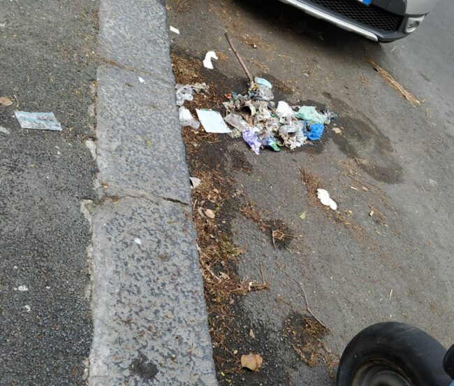 Catania, il degrado di via Luigi Pirandello: la segnalazione del Comitato Vulcania – FOTO