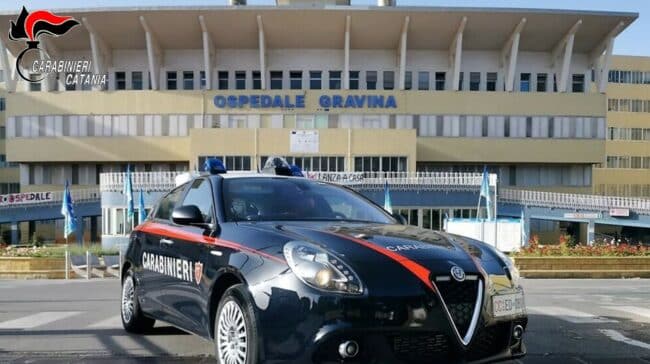 Ambulanza non in regola, bombole di ossigeno scadute e irregolarità: controlli in un ospedale del Catanese
