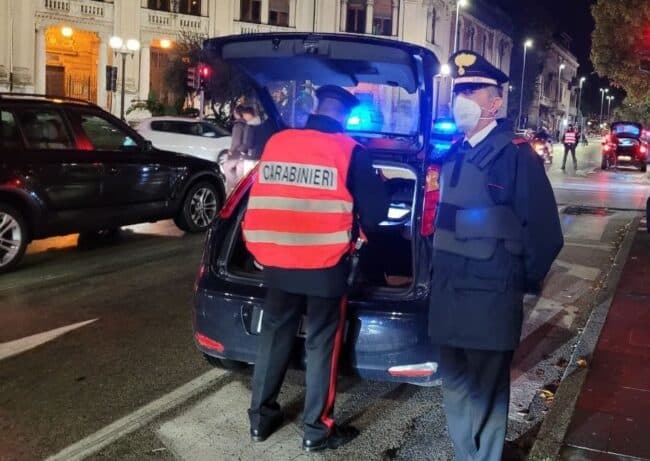 Tentato omicidio in via Garibaldi, 18enne accoltella giovane coppia: entrambi in ospedale