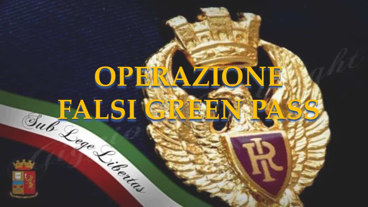 Commercio online di Green Pass falsi, scatta maxi blitz in tutta Italia: 25 indagati, anche minorenni