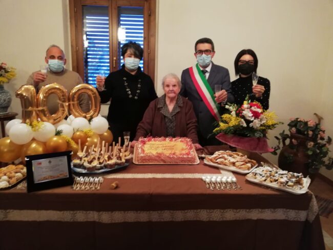 Festa grande a Geraci Siculo, c’è un’altra “nonnina” centenaria: in totale nel borgo sono 5