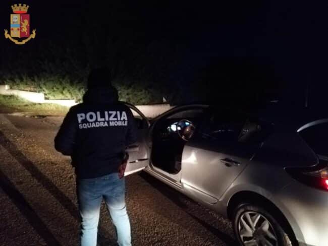“Stalker condominiale” perseguita vicini di casa costringendoli anche a trasferirsi: scatta il divieto di dimora