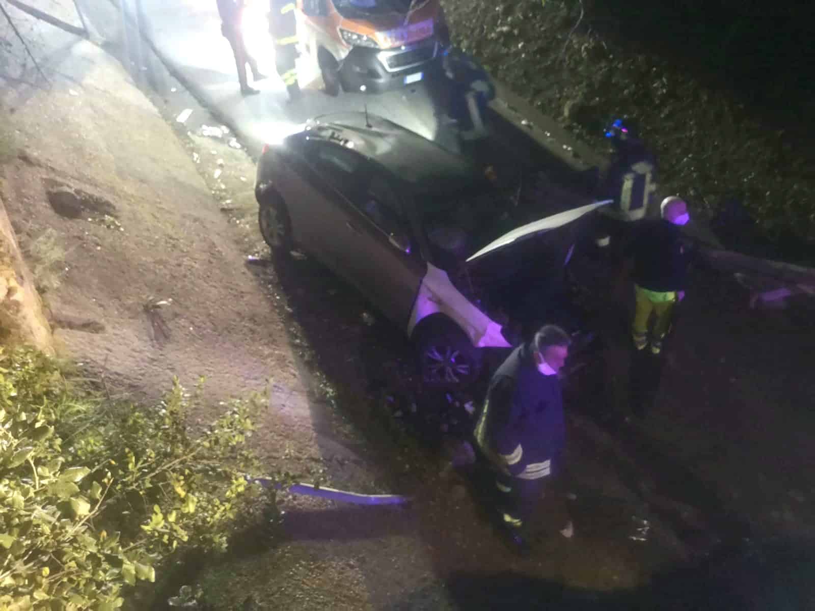 Incidente lungo la A20, auto vola dal viadotto: morto un 52enne, figlio in gravi condizioni al Policlinico