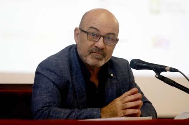 Prezzi dei carburanti alle stelle, Cingolani: “Colossale truffa a spese delle imprese e dei cittadini”