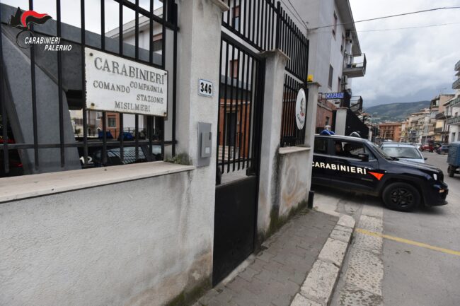 Stavano rubando all’interno di un cantiere: beccati con oltre 2500 euro di refurtiva