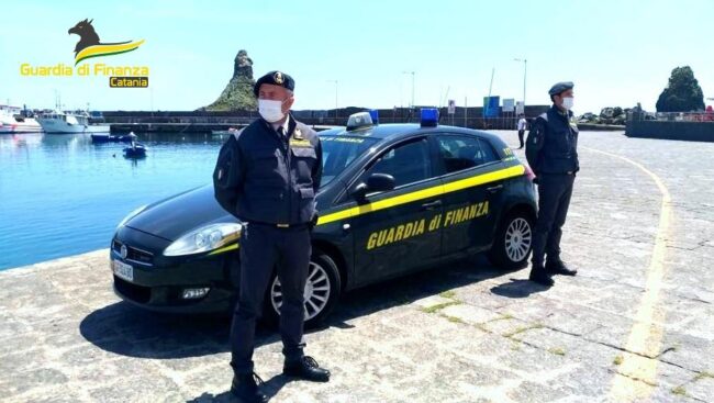Sequestrati 2 milioni di euro, 2 immobili e le attrezzature di un noto bar di Acitrezza