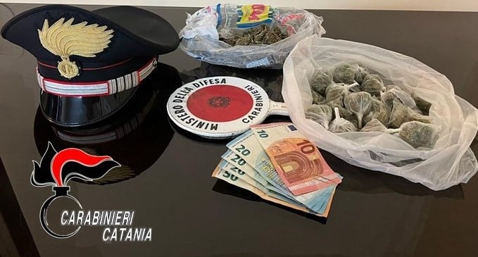 Il “fattorino” della droga in Via Napoli, arrestato catanese che consegnava la droga in scooter