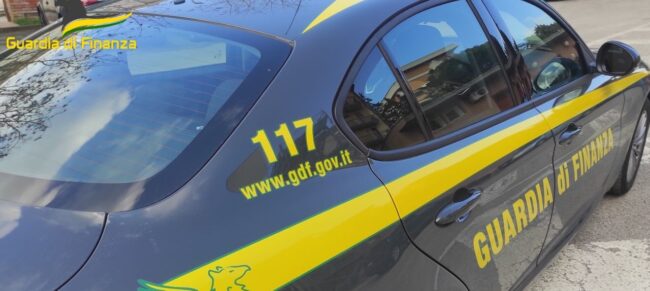 Sequestro di persona e maltrattamenti verso la compagna: arrestato un uomo a Caltanissetta