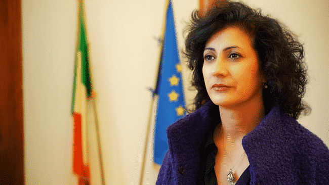 Professori No Vax al rientro a scuola? Scoppia la polemica: le parole della senatrice Drago