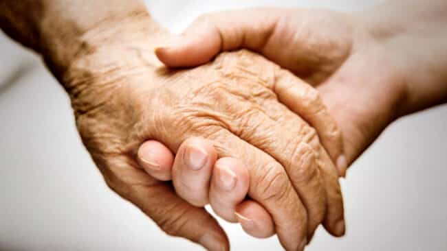 Il padre perde la vita, troppo forte il dolore per il figlio che muore un’ora dopo