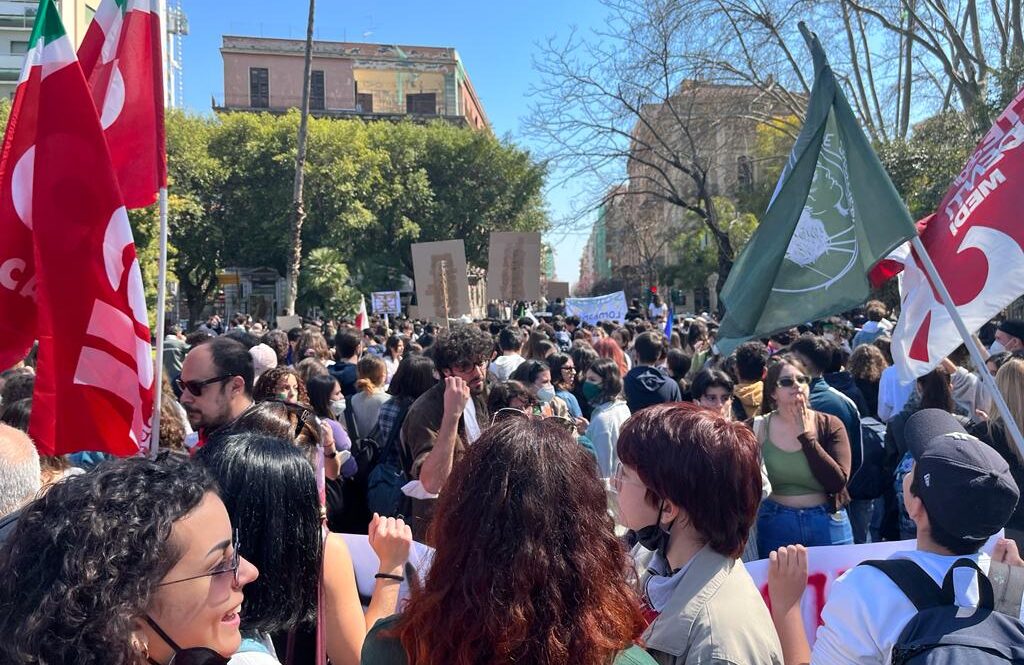 Fridays For Future a Catania, l’appello dei giovani: “Senza il supporto delle istituzioni solo lavoro sprecato” – FOTO E VIDEO