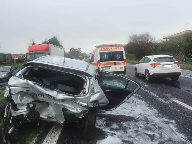 Terribile incidente sulla Messina-Catania: una decina di feriti, tre in gravi condizioni