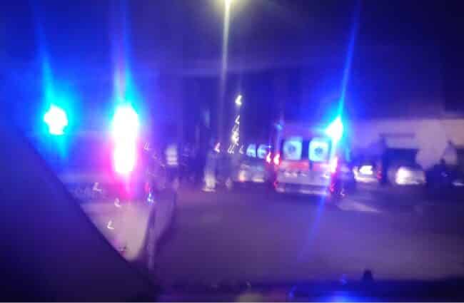 Nottata movimentata a Catania, incidente stradale tra via Messina e via Asiago: detriti a terra, 2 ambulanze sul posto