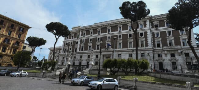Emergenza Ucraina, Lamorgese: “Avviato il censimento dei beni confiscati alla criminalità da destinare all’accoglienza”