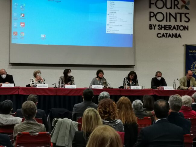 “La lettura rende liberi”, il nuovo progetto del Rotary Club Catania