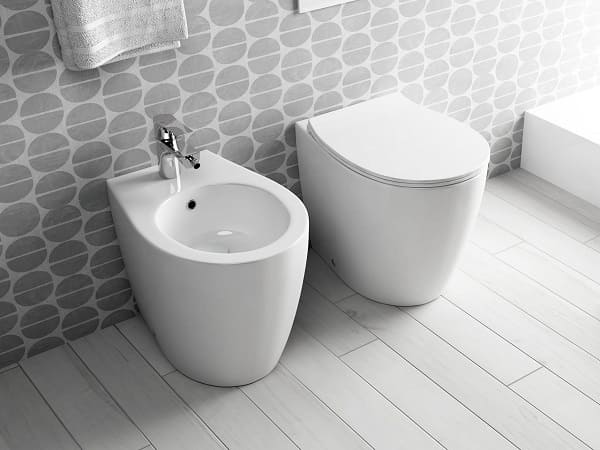 Sanitari bagno, è il momento del colore