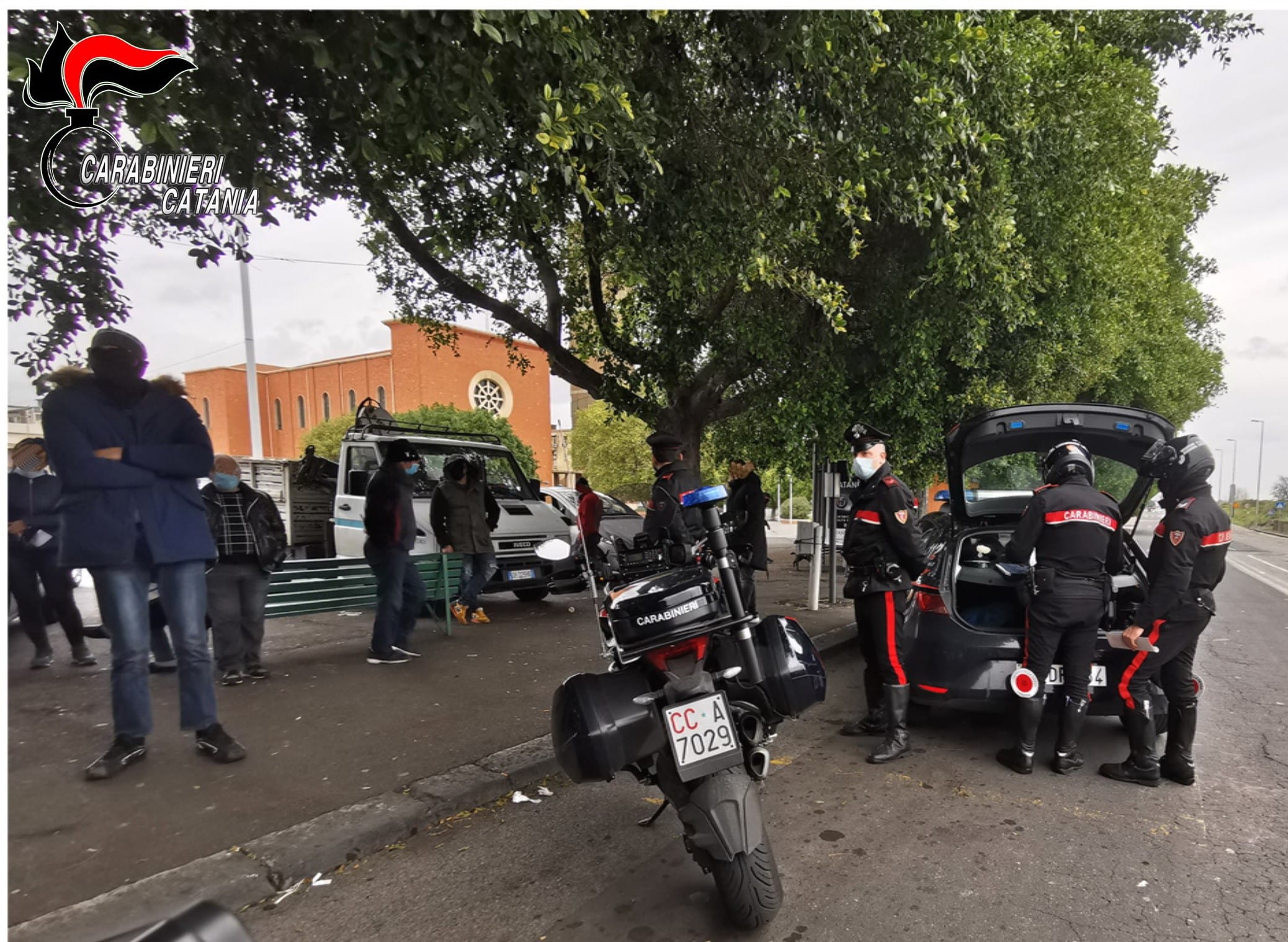 Catania, raffica di controlli: un arresto per droga e una denuncia per guida senza patente