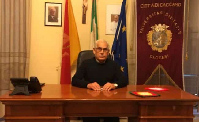 Covid-19, positivo il sindaco di Caccamo. L’annuncio su Facebook: “Lavorerò da casa”