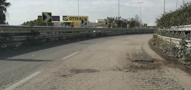 Strade pericolose piene di voragini a Catania: le parole del comitato “CataniaNostra”