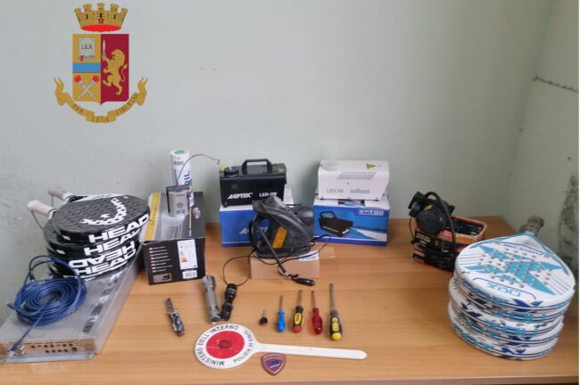 Cercavano di rubare nei garage di un condominio: arrestati due messinesi