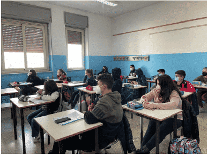 Integrare gli apprendimenti e migliorare la socialità: laboratori di matematica all’I.C. “F. De Roberto” di Catania