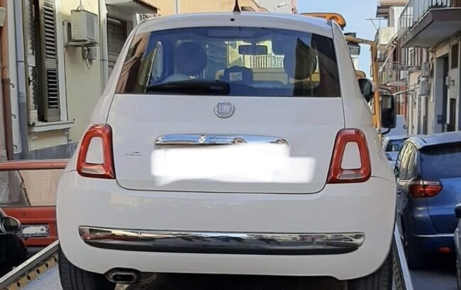 Catania, denunciati padre e figlio per riciclaggio di auto rubate