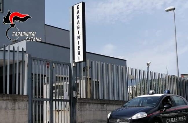 Usavano dichiarazioni false per intascare Reddito di Cittadinanza: in 49 finiscono nella rete dei carabinieri