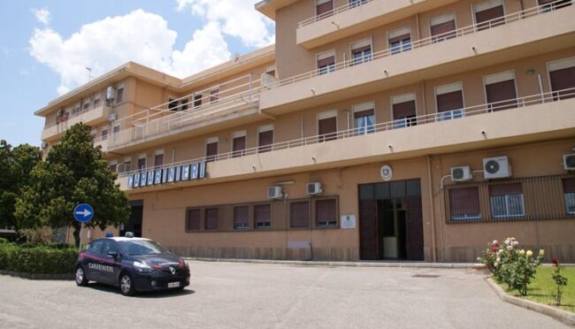 Manette nella notte a Messina: 2 arresti e 8 denunce