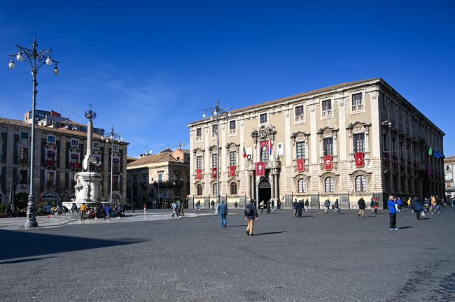 Autorizzazione dehors e installazione chioschi a Catania, martedì 26 aprile discussione aperta in Consiglio comunale
