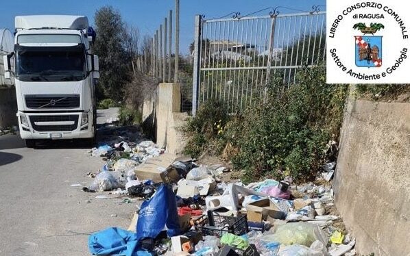 Rifiuti, raccolte 32 tonnellate di immondizia abbandonata nel Ragusano – Le FOTO